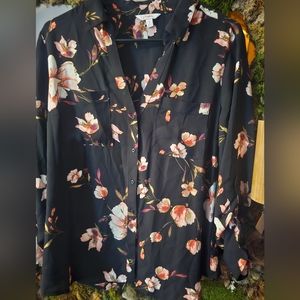 Candie's long sleeve V-neck collared blouse